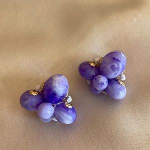 Love these Vintage Handmade Cluster Clip on Earrings.